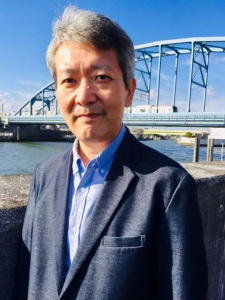 Kamishiro, Tsutomu
